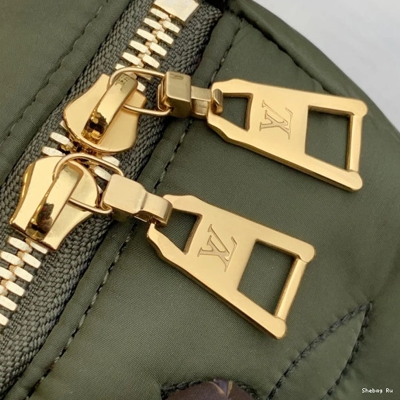 25 LOUIS VUITTON SPEEDY BANDOULIÈRE 0814